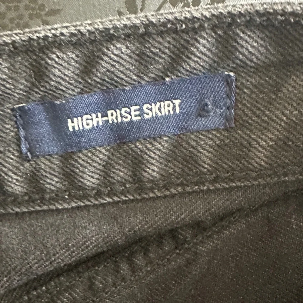 Hollister High Rise Denim Skirt Size 0 / W24 Black Distressed Frayed Hem Grunge